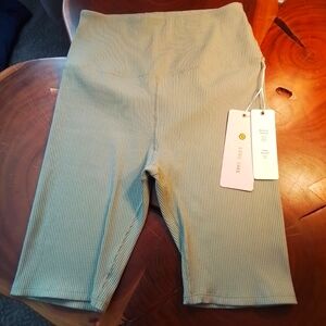 NWT Love Tree Textured Bike Shorts Green - M
